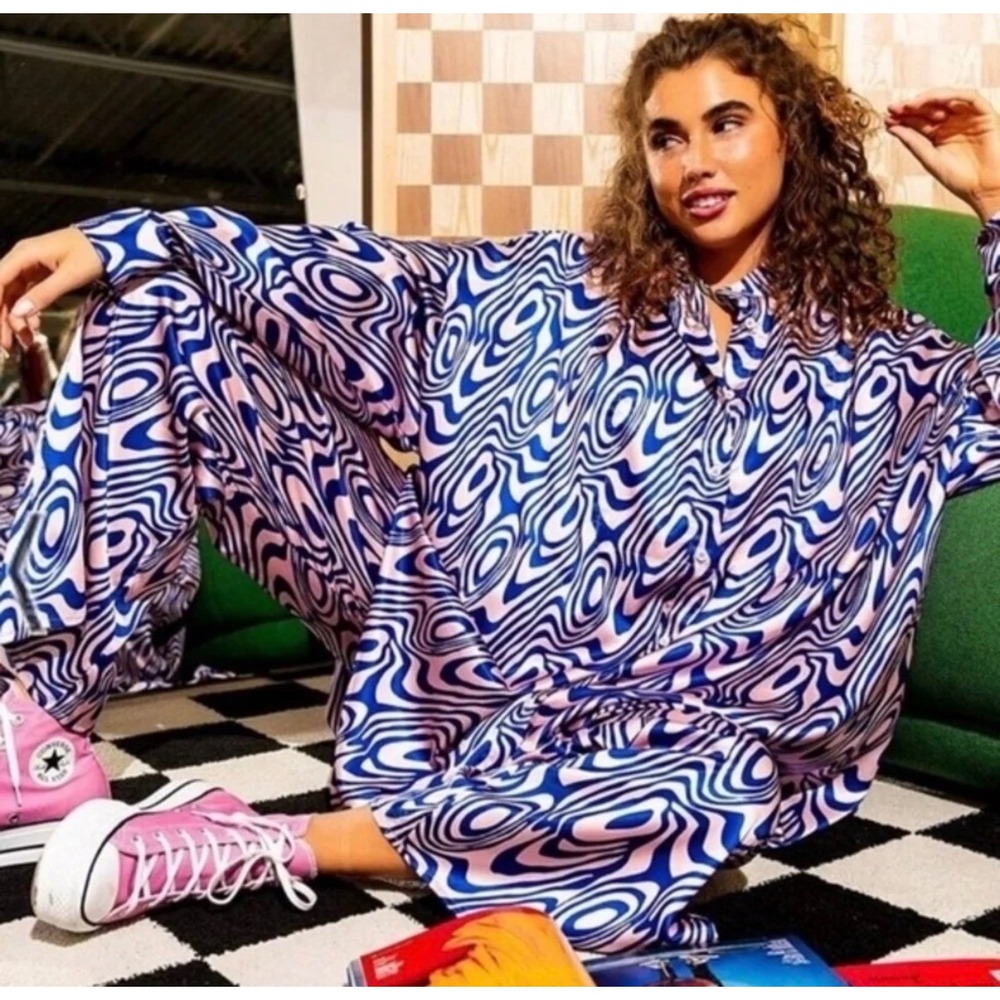 Dressed in Lala Satin Matching Set in Magic Swirl Size Small NWOT